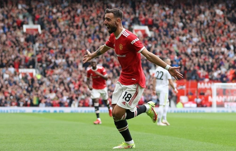 Bruno mở màn Ngoại hạng Anh với cú hat-trick vào lưới Leeds Utd