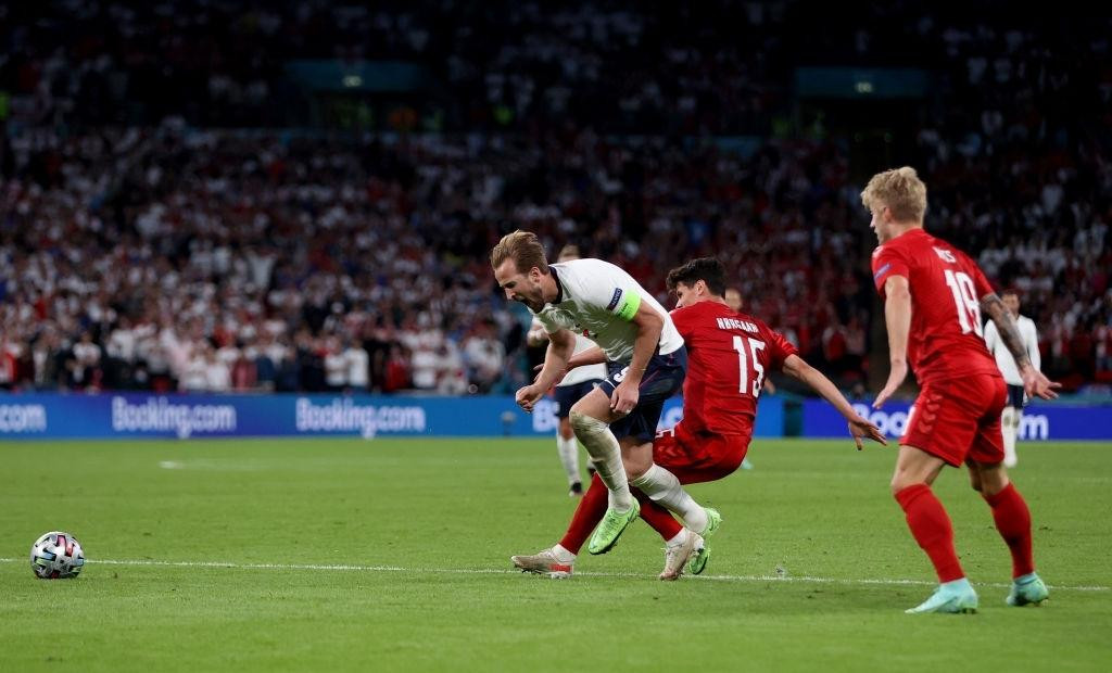 Chặn đứng 'lính chì' Đan Mạch, đội tuyển Anh lần đầu vào chung kết EURO ảnh 40 Chặn đứng 'lính chì' Đan Mạch, đội tuyển Anh lần đầu vào chung kết EURO ảnh 40