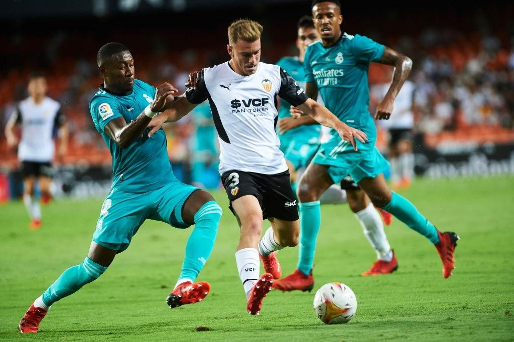 Real Madrid nhập cuộc với thế trận khó khăn trong hiệp 1 Real Madrid nhập cuộc với thế trận khó khăn trong hiệp 1