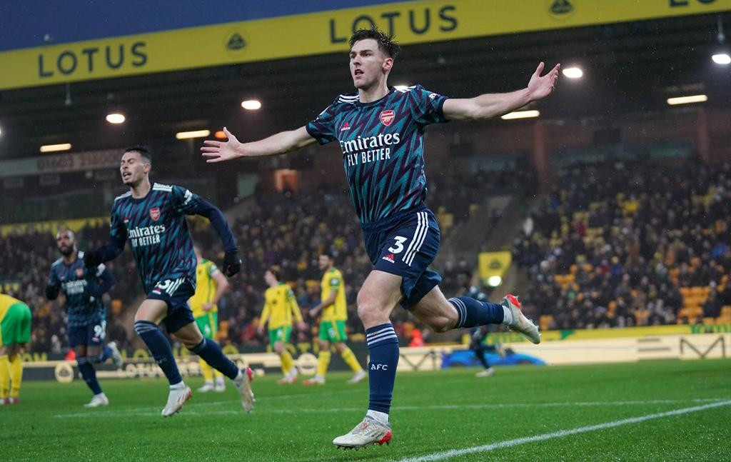 Tierney nâng tỉ số lên 2-0 cho Arsenal trước giờ nghỉ giữa 2 hiệp Tierney nâng tỉ số lên 2-0 cho Arsenal trước giờ nghỉ giữa 2 hiệp