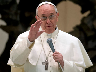 Giáo hoàng Francis có thể gặp nguy vì nỗ lực làm trong sạch Giáo hội. Tranh: Huffington Post