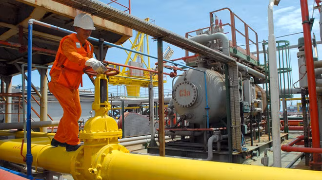 Tàu Vietsovpetro 01 của liên doanh Việt - Nga Vietsovpetro Ảnh: Đ.H.