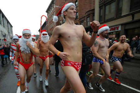 Hình ảnh thú vị về cuộc chạy đua của các ông già Noel trên thế giới ảnh 8