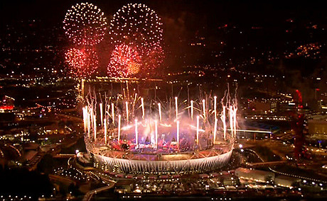 Tiếng pháo rền trời . Tiếng pháo rền trời