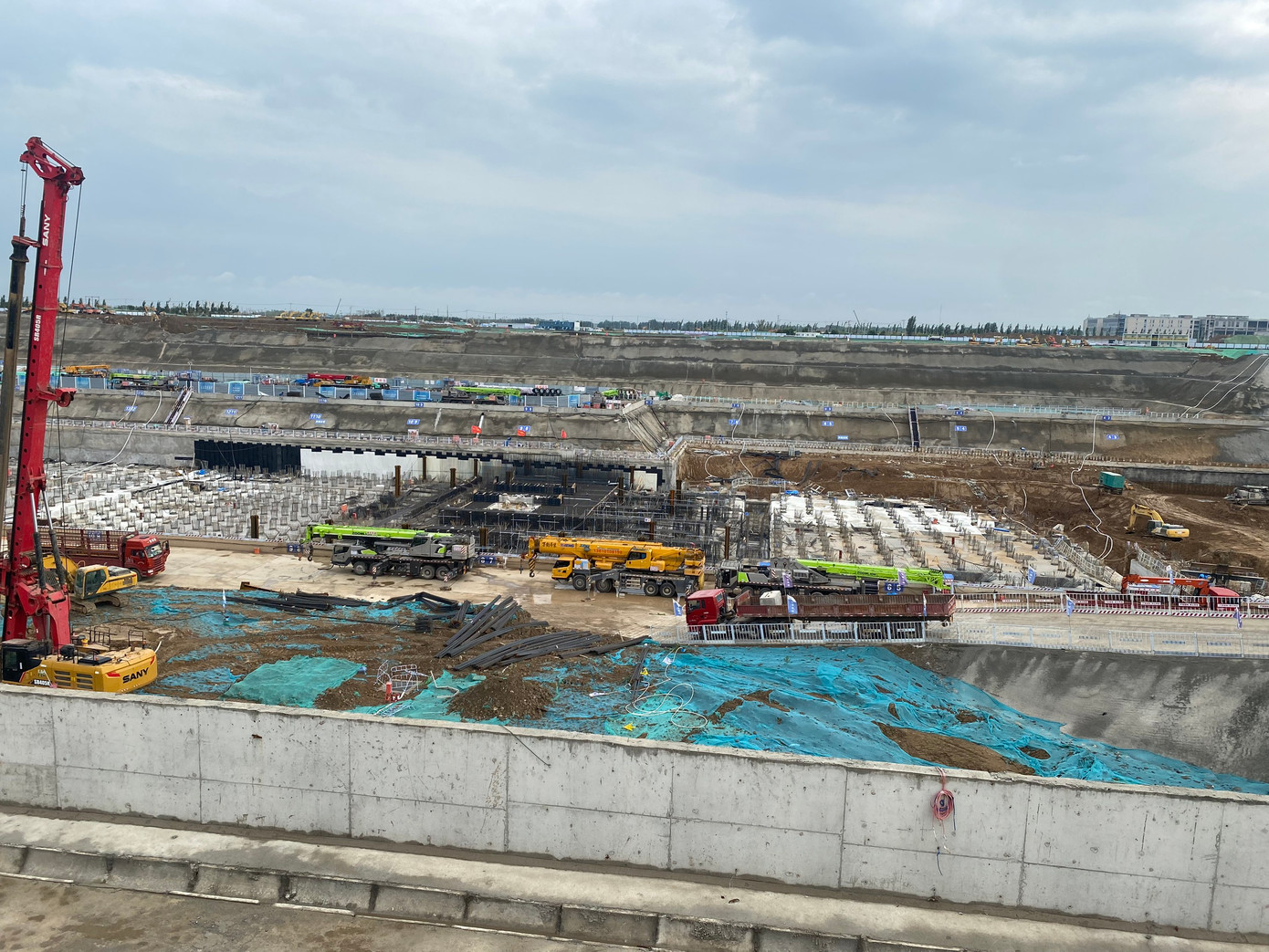 Nhà ga ngầm ở Khu mới Hùng An. (Ảnh: Văn Kiên) Nhà ga ngầm ở Khu mới Hùng An. (Ảnh: Văn Kiên)