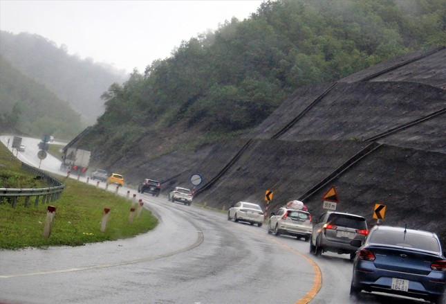 Cao tốc La Sơn - Túy Loan. Cao tốc La Sơn - Túy Loan.