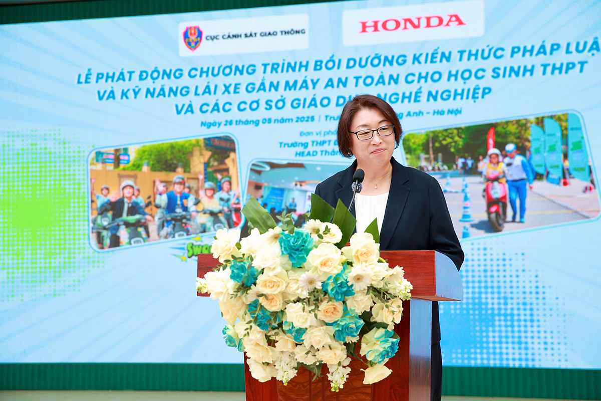 Bà Sayaka Arai – Tổng Giám đốc Honda Việt Nam phát biểu về mục tiêu và chiến lược của HVN tại buổi lễ Bà Sayaka Arai – Tổng Giám đốc Honda Việt Nam phát biểu về mục tiêu và chiến lược của HVN tại buổi lễ