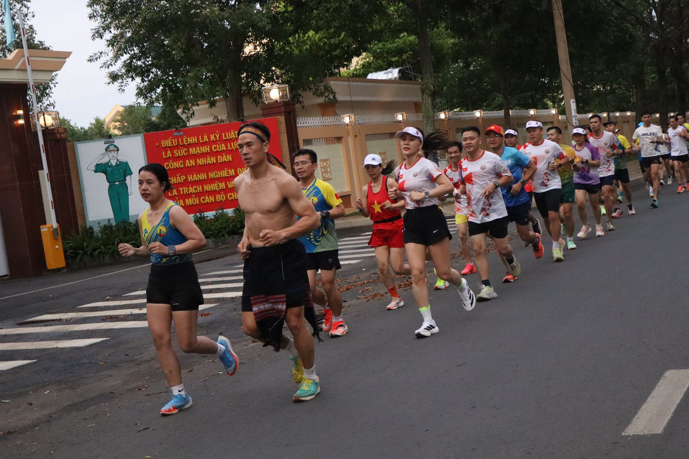 Chương trình có sự tham gia của nhiều CLB như Daklak Runners, Buôn Ma Thuột Runers, Cư M'gar Runners, 47 Runners, Phú Yên Runners