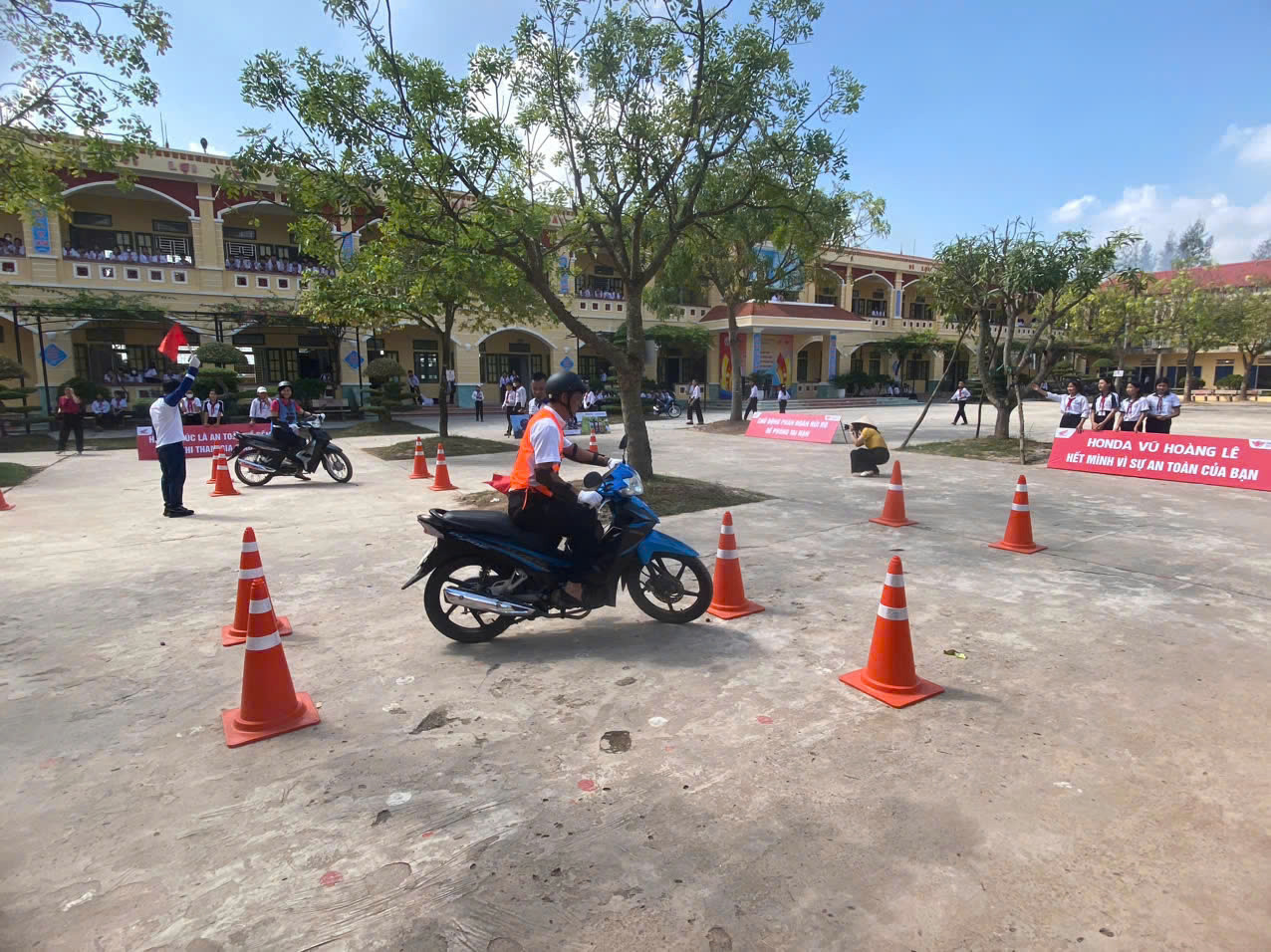 HEAD Vũ Hoàng Lê #3 xuất sắc trong đào tạo ATGT Quý 4/2024 HEAD Vũ Hoàng Lê #3 xuất sắc trong đào tạo ATGT Quý 4/2024