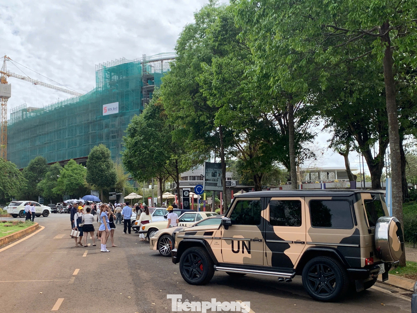 Trong khuôn khổ Lễ hội cà phê Buôn Ma Thuột lần thứ 9 năm 2025, Kỷ niệm 50 năm Ngày Chiến thắng Buôn Ma Thuột, giải phóng tỉnh Đắk Lắk (10/3/1975-10/3/2025), sự kiện đặc biệt được giới mê xe chờ đợi chính là dàn siêu xe của ông Đặng Lê Nguyên Vũ lộ diện.