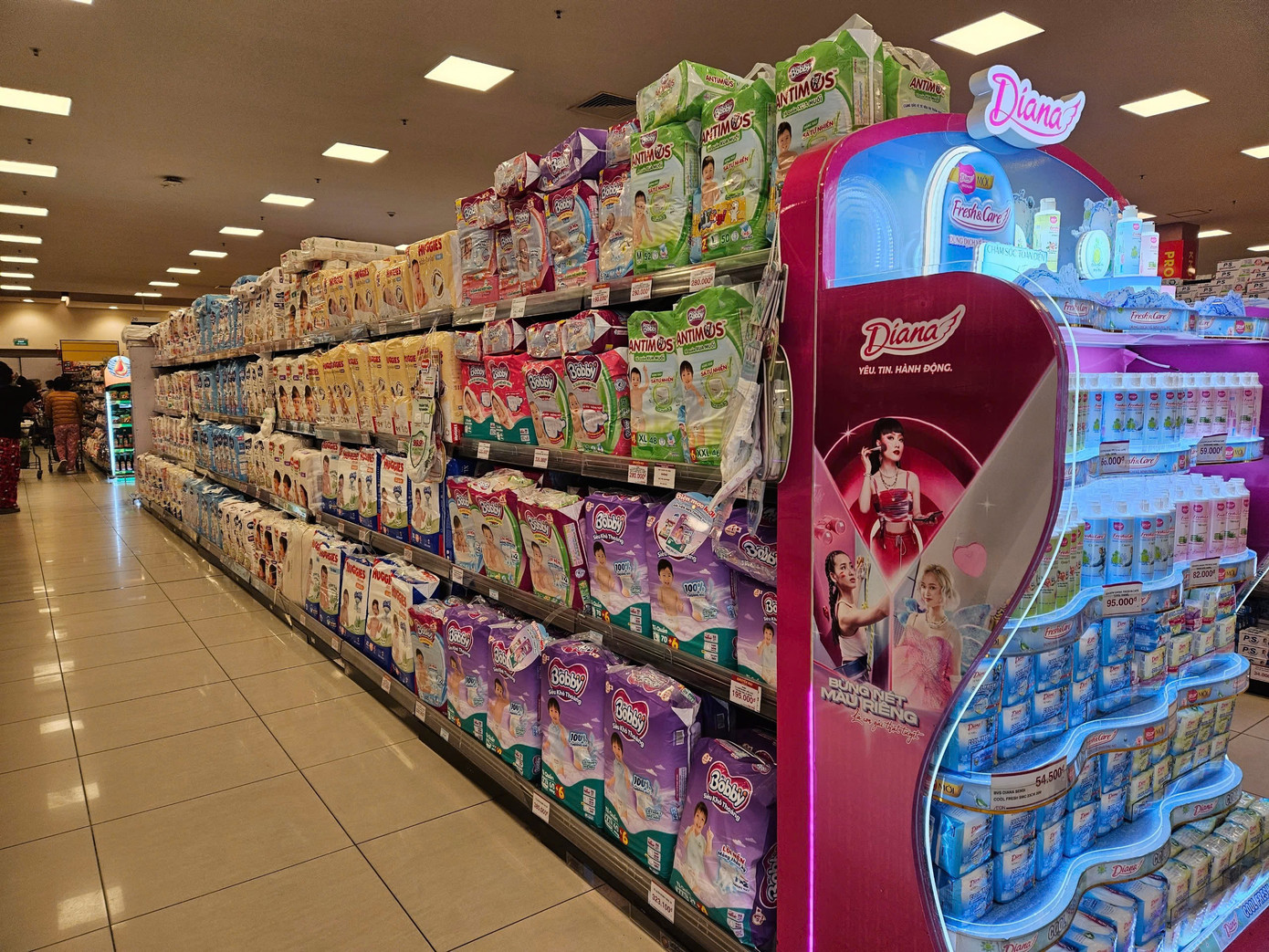 Tã quần Bobby Antimos &amp; Tã quần Bobby mở một bên là 2 sản phẩm Diana Unicharm đã được cấp bằng sáng chế