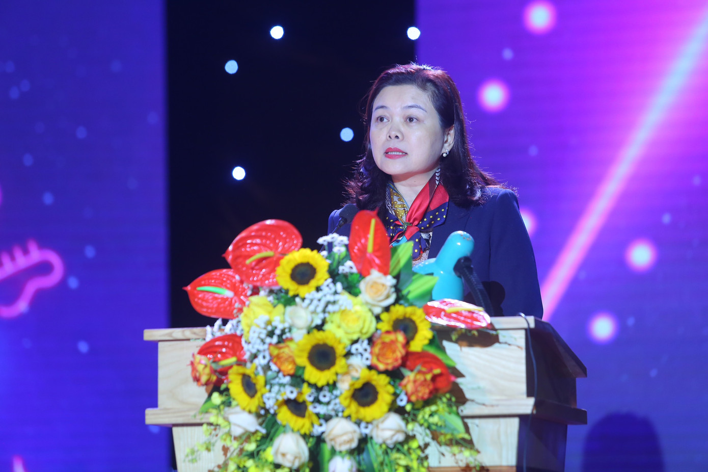 Bà Trần Lưu Hoa - Phó Giám đốc Sở GD&ĐT Hà Nội phát biểu tại lễ khai mạc Bà Trần Lưu Hoa - Phó Giám đốc Sở GD&ĐT Hà Nội phát biểu tại lễ khai mạc