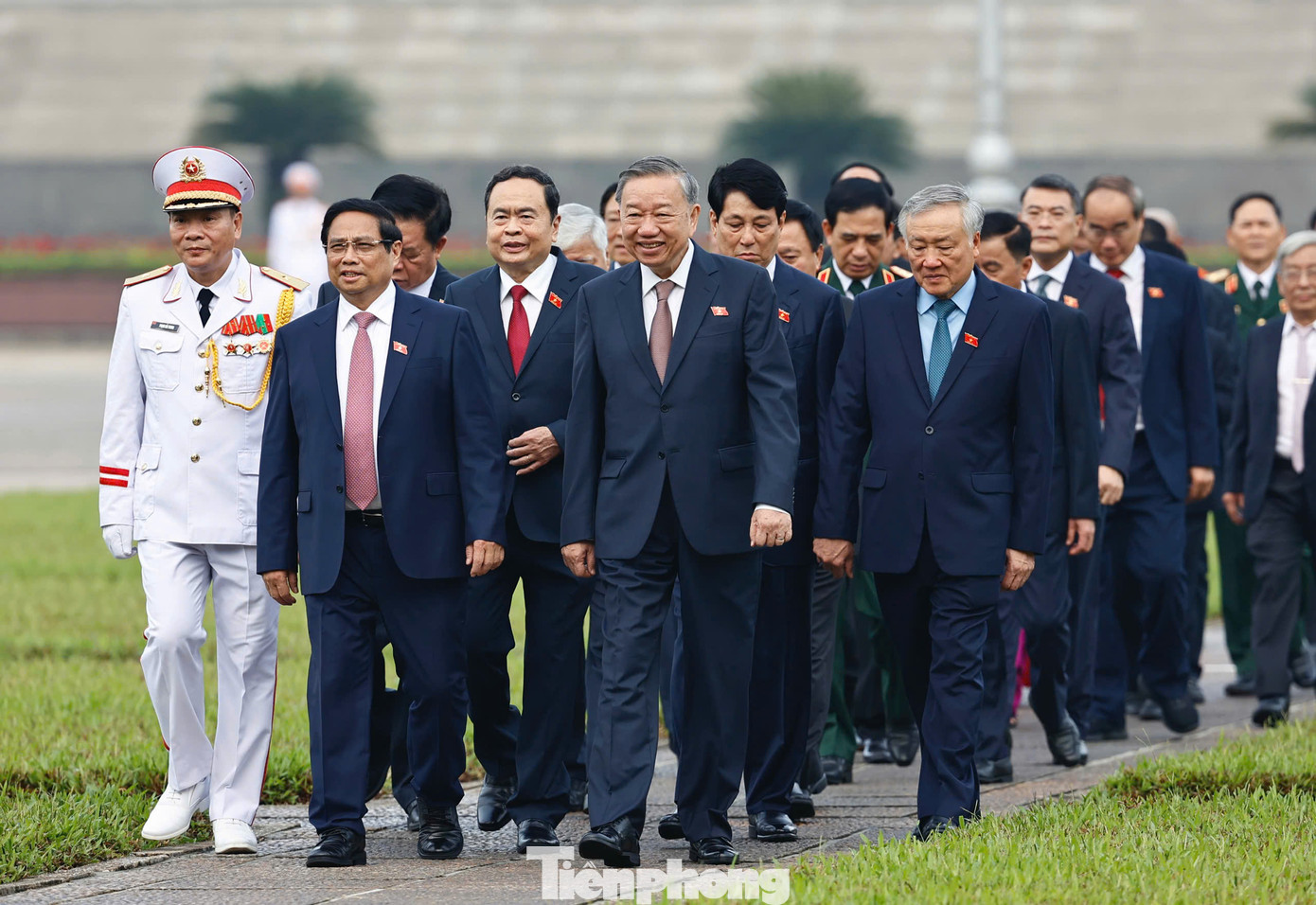 Lãnh đạo Đảng, Nhà nước cùng Đại biểu Quốc hội dự Kỳ họp thứ 8.