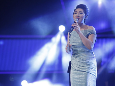 Bảo Trâm trình diễn giàu cảm xúc ca khúc Hãy cho em gần bên anh