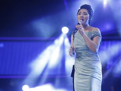 Bảo Trâm trình diễn giàu cảm xúc ca khúc Hãy cho em gần bên anh