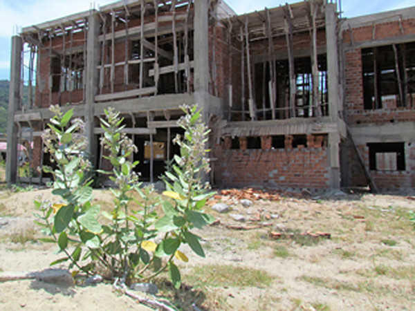 Khu nhà xây dở dang của dự án khu du lịch Bình Tiên. Khu nhà xây dở dang của dự án khu du lịch Bình Tiên