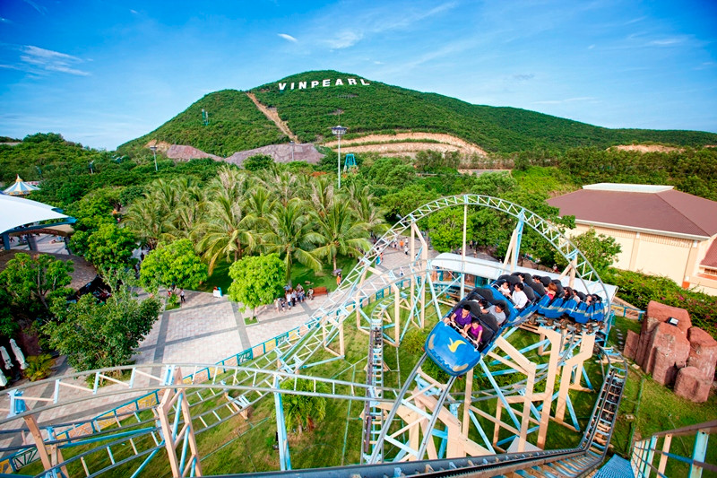 Thử thách cảm giác quay cuồng cùng trò chơi tàu lượn siêu tốc