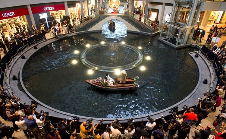 Công viên sư tử biển Đu quay "khổng lồ" Singapore Flyer Đập nước Marina Barage Bên bờ sông Singapore Khách sạn Marina Bay Sands Bên trong khách sạn Marina Bay Sands