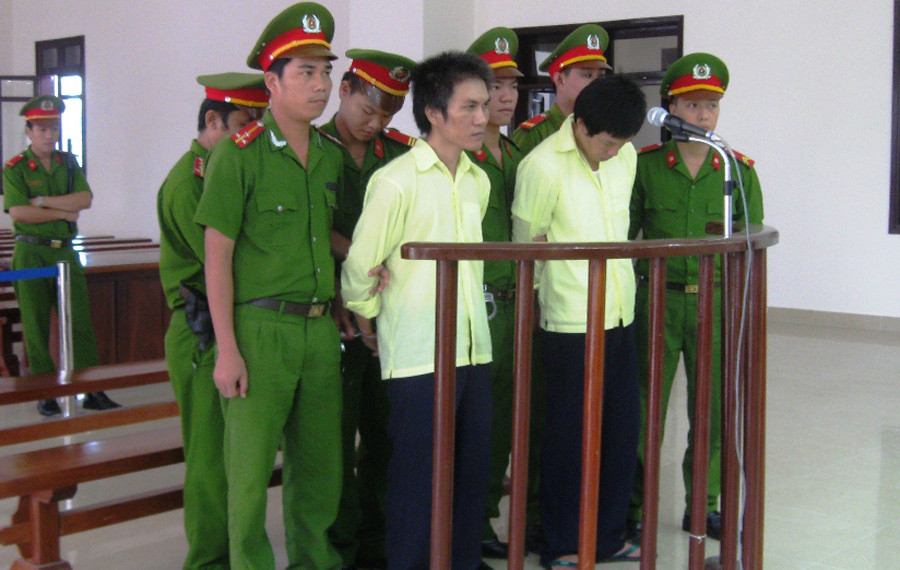 Hai siêu trộm tại tòa. Ảnh: Hoài Văn. Hai siêu trộm tại tòa. Ảnh: Hoài Văn