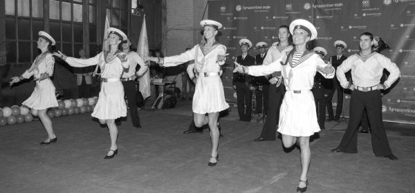 Chương trình văn nghệ tại lễ hạ thủy tàu ngầm Hà Nội