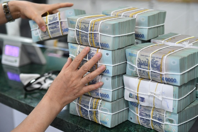 Nhiều doanh nghiệp nợ đầm đìa phát hành trái phiếu.