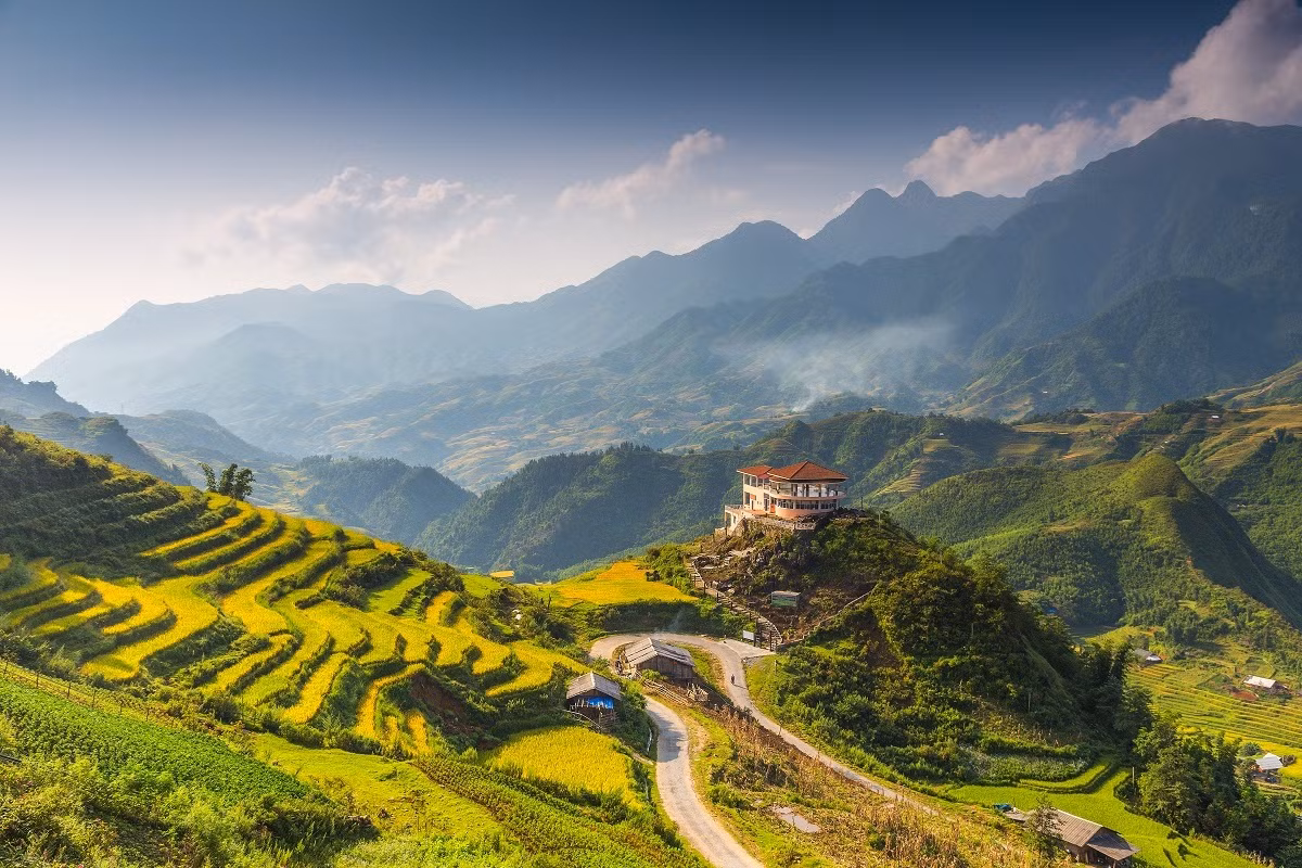 Mộc góc Sa Pa (ảnh: Trung tâm thông tin du lịch, Tổng cục Du lịch). Mộc góc Sa Pa (ảnh: Trung tâm thông tin du lịch, Tổng cục Du lịch).