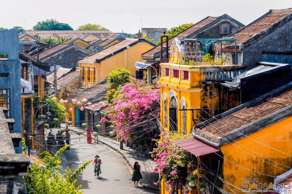 Lãnh đạo Hội An cho biết việc thu phí tham quan đã được phố cổ Hội An làm từ lâu và qua nhiều lần điều chỉnh (ảnh: Vntrip).