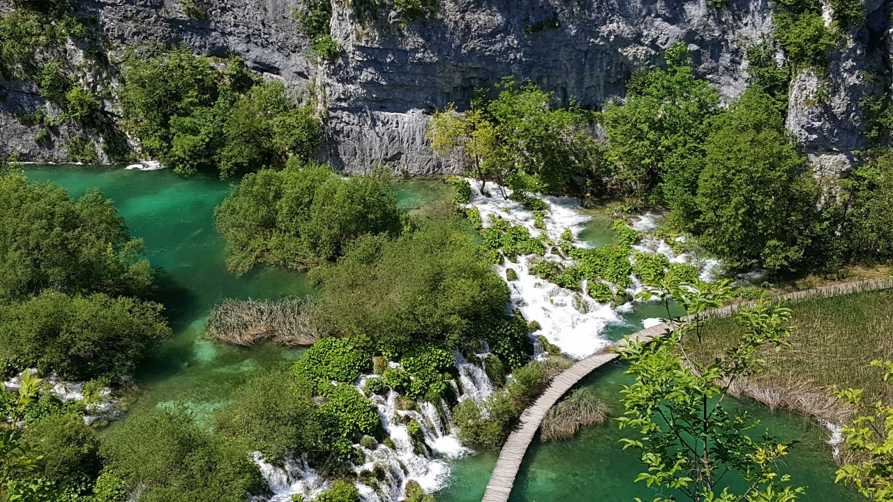 Vườn quốc gia hồ Plitvice, Croatia (nguồn: Getty).