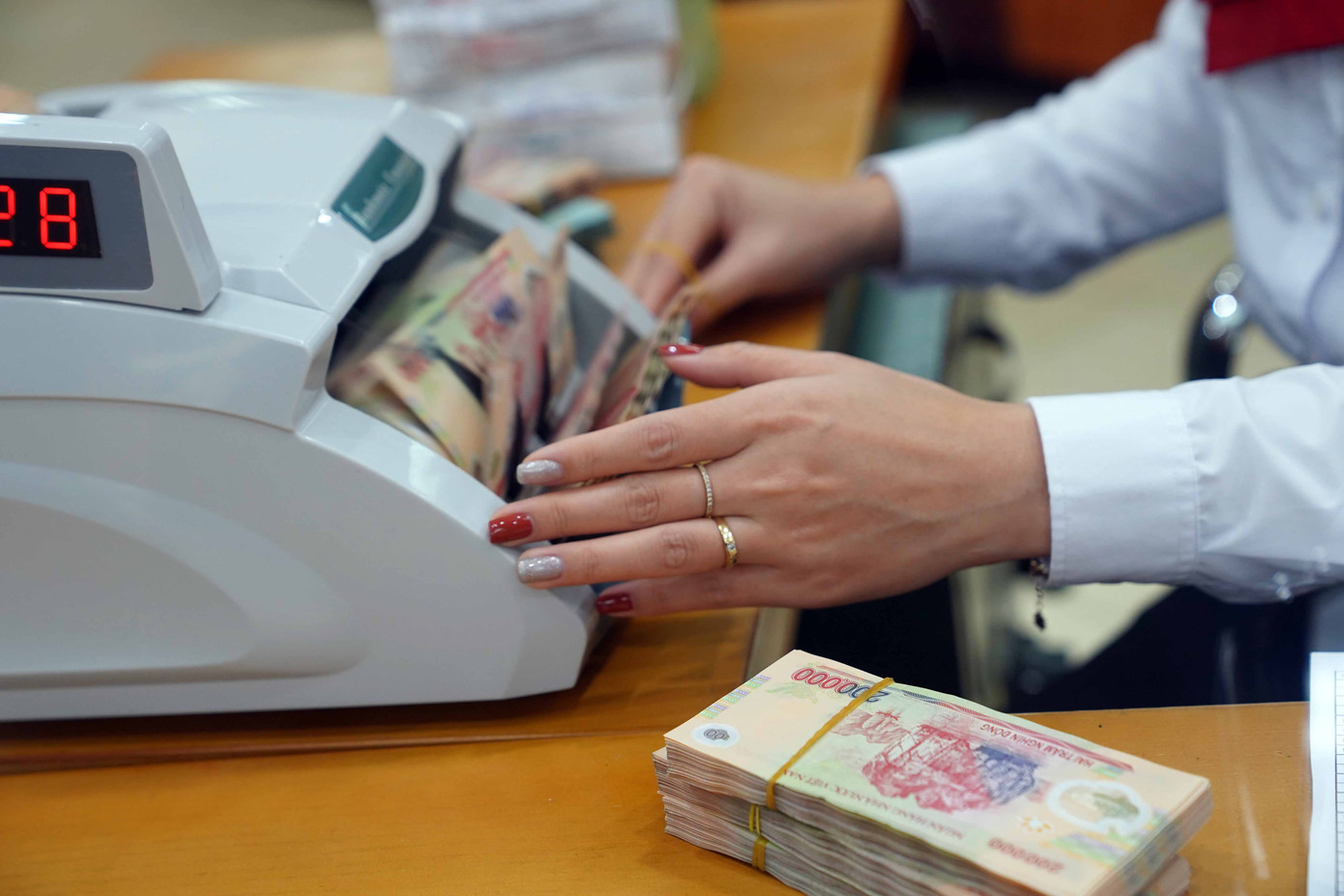 Chuyên gia đánh giá nếu đầu tư công tiếp tục ì ạch, mục tiêu tăng trưởng năm nay sẽ khó đạt được.