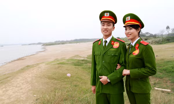 Thêm nữa, dù được đào tạo trong môi trường đặc thù, có nhiều khác biệt so với sinh viên các trường khác, nhưng những chiến sĩ cảnh sát tương lai này đã tạo được nhiều dấu ấn trong việc tạo dáng ghi hình