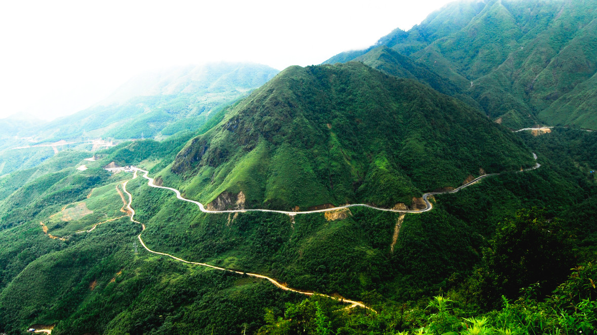 Hầm đường bộ qua đèo Hoàng Liên kết nối thị xã Sa Pa (Lào Cai) với huyện Tam Đường (Lai Châu). Hầm đường bộ qua đèo Hoàng Liên kết nối thị xã Sa Pa (Lào Cai) với huyện Tam Đường (Lai Châu).