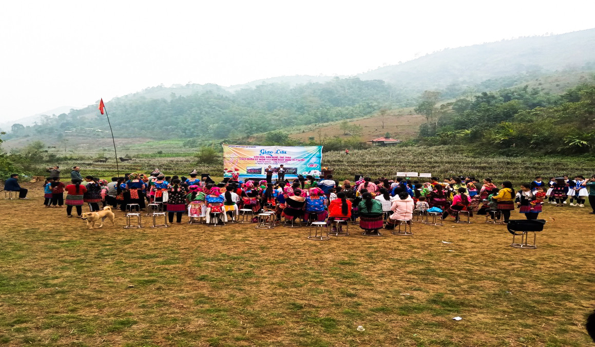 Lực lượng công an xã kết hợp tuyên truyền pháp luật với giao lưu văn nghệ, tạo động lực cho bà con dân tộc xã Tả Ngảo. Lực lượng công an xã kết hợp tuyên truyền pháp luật với giao lưu văn nghệ, tạo động lực cho bà con dân tộc xã Tả Ngảo.