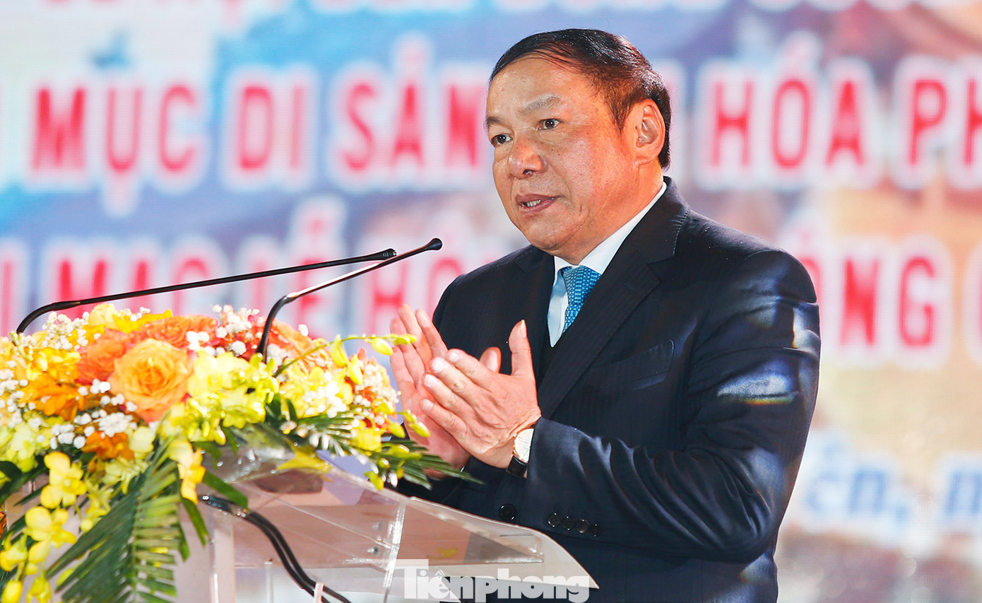 Bộ trưởng Bộ Văn hóa Thể thao và Du lịch Nguyễn Văn Hùng phát biểu chỉ đạo tại buổi lễ.