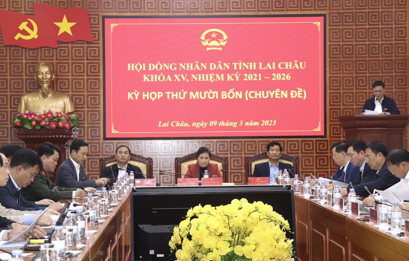 Lai Châu vừa thông qua chủ trương đầu tư dự án hầm đường bộ qua đèo Hoàng Liên. Lai Châu vừa thông qua chủ trương đầu tư dự án hầm đường bộ qua đèo Hoàng Liên.