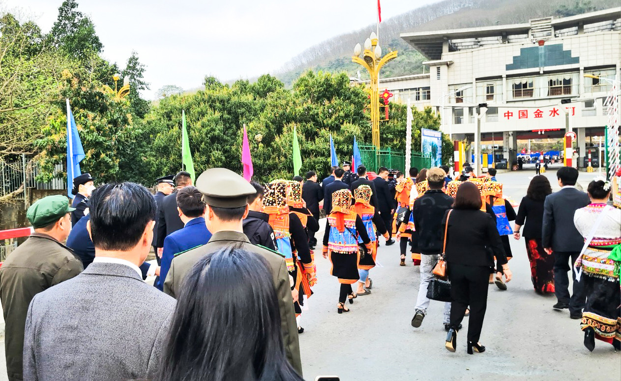 Mở cửa hoàn toàn cửa khẩu quốc tế Ma Lù Thàng từ sáng 20/2.