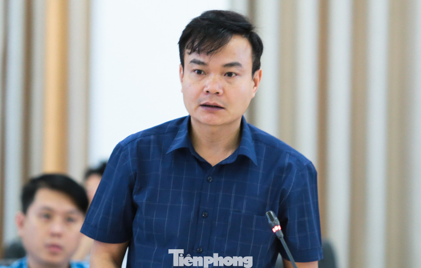 Ông Vũ Đình Thủy, Phó Giám đốc Sở Tài nguyên và Môi trường tỉnh Lào Cai trong một hội nghị. Ảnh: Hân Nguyễn. Ông Vũ Đình Thủy, Phó Giám đốc Sở Tài nguyên và Môi trường tỉnh Lào Cai trong một hội nghị. Ảnh: Hân Nguyễn.