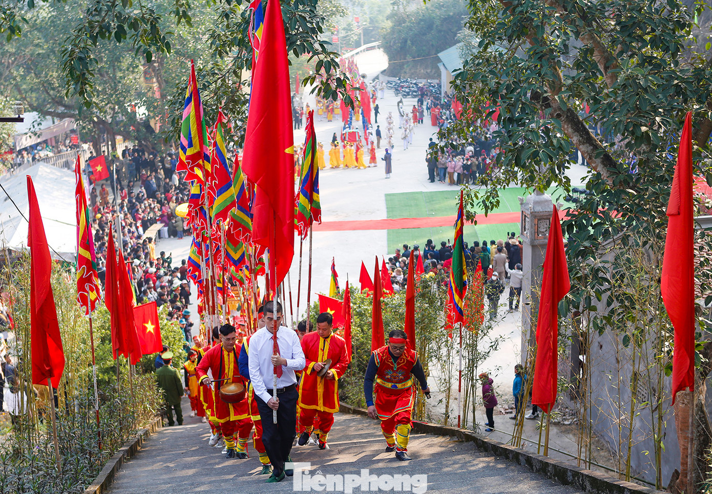 Sáng 30/1 (mùng 9 tháng Giêng năm Quý Mão), UBND huyện Yên Bình (tỉnh Yên Bái) đã tổ chức Lễ công bố Quyết định và đón nhận Bằng xếp hạng di tích quốc gia Đền Thác Bà, khai mạc Lễ hội Đền Thác Bà Xuân Quý Mão 2023.