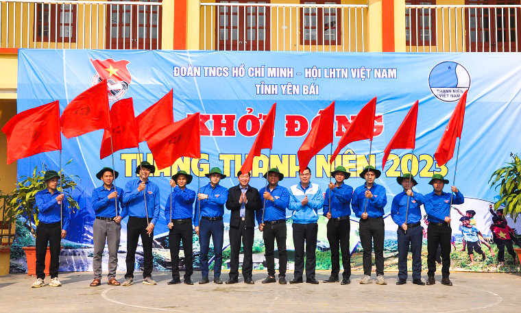Tỉnh Đoàn Yên Bái ra quân khởi động tháng thanh niên năm 2023. Tỉnh Đoàn Yên Bái ra quân khởi động tháng thanh niên năm 2023.