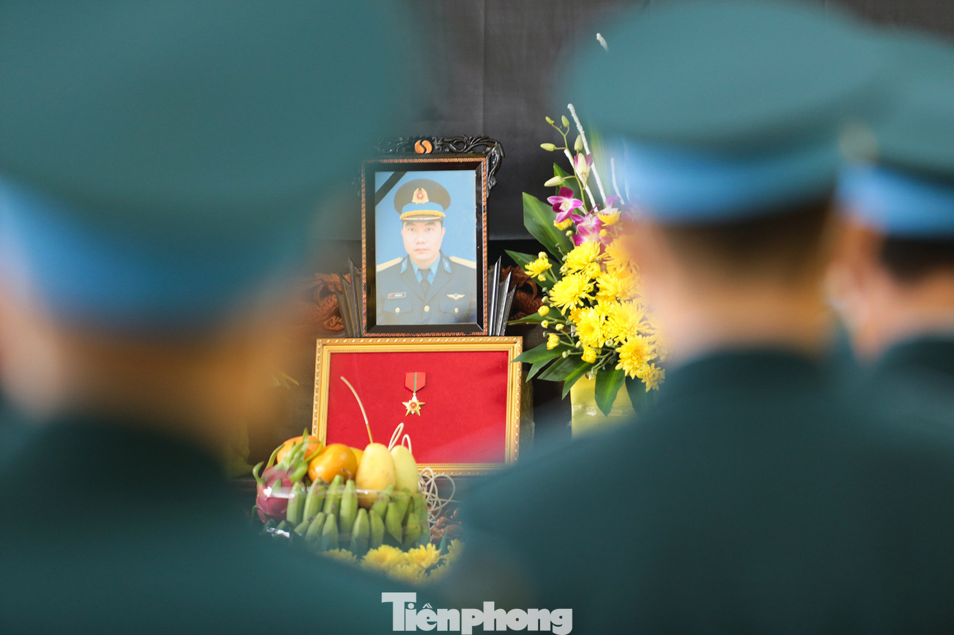 Sáng 1/2, Bộ Quốc phòng đã truy thăng quân hàm từ đại úy lên thiếu tá trước niên hạn đồng thời làm các thủ tục xét công nhận liệt sỹ đối với thiếu tá Trần Ngọc Duy.