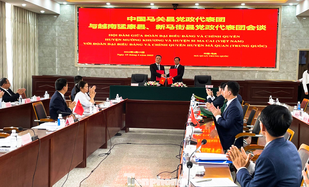 Các nội dung được ký kết và lập thành các bản cho mỗi bên.