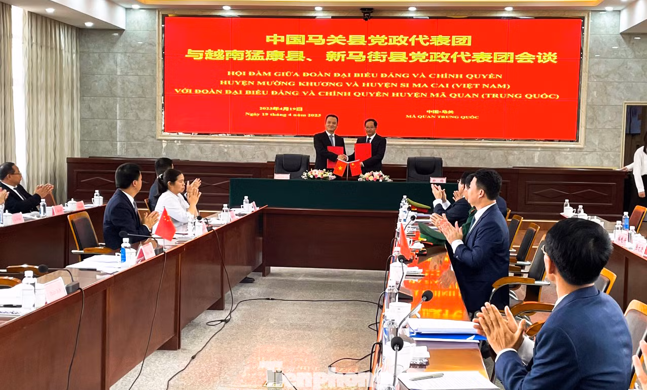 Các nội dung được ký kết và lập thành các bản cho mỗi bên.