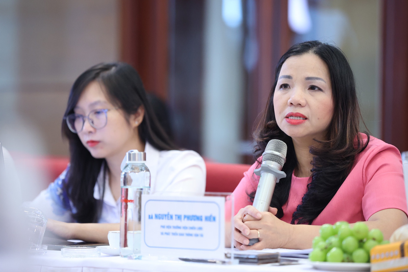 Bà Nguyễn Thị Phương Hiền (phải). Bà Nguyễn Thị Phương Hiền (phải).