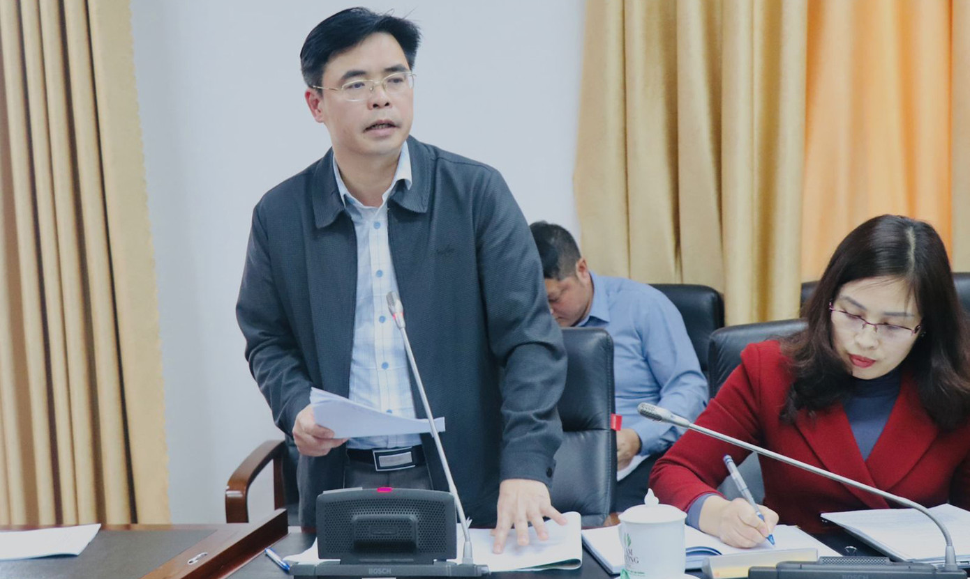 Đại diện lãnh đạo Sở Văn hoá, Thể thao và Du lịch báo cáo tại cuộc họp. Đại diện lãnh đạo Sở Văn hoá, Thể thao và Du lịch báo cáo tại cuộc họp.