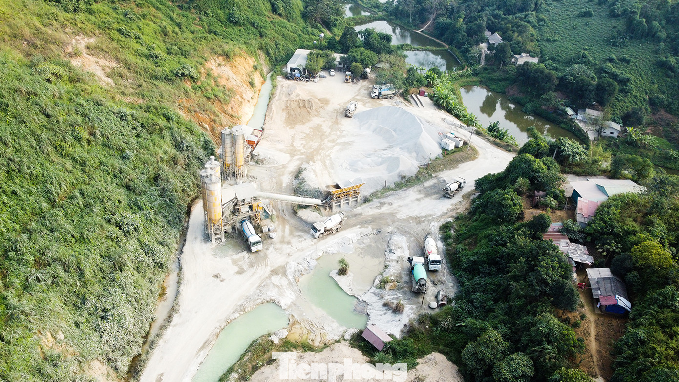 Vị trí trạm trộn bê tông của công ty cổ phần đầu tư xây dựng thương mại Miền Bắc tại tổ 30 phường Bắc Cường, thành phố Lào Cai. Ảnh: Hân Nguyễn. Vị trí trạm trộn bê tông của công ty cổ phần đầu tư xây dựng thương mại Miền Bắc tại tổ 30 phường Bắc Cường, thành phố Lào Cai. Ảnh: Hân Nguyễn.