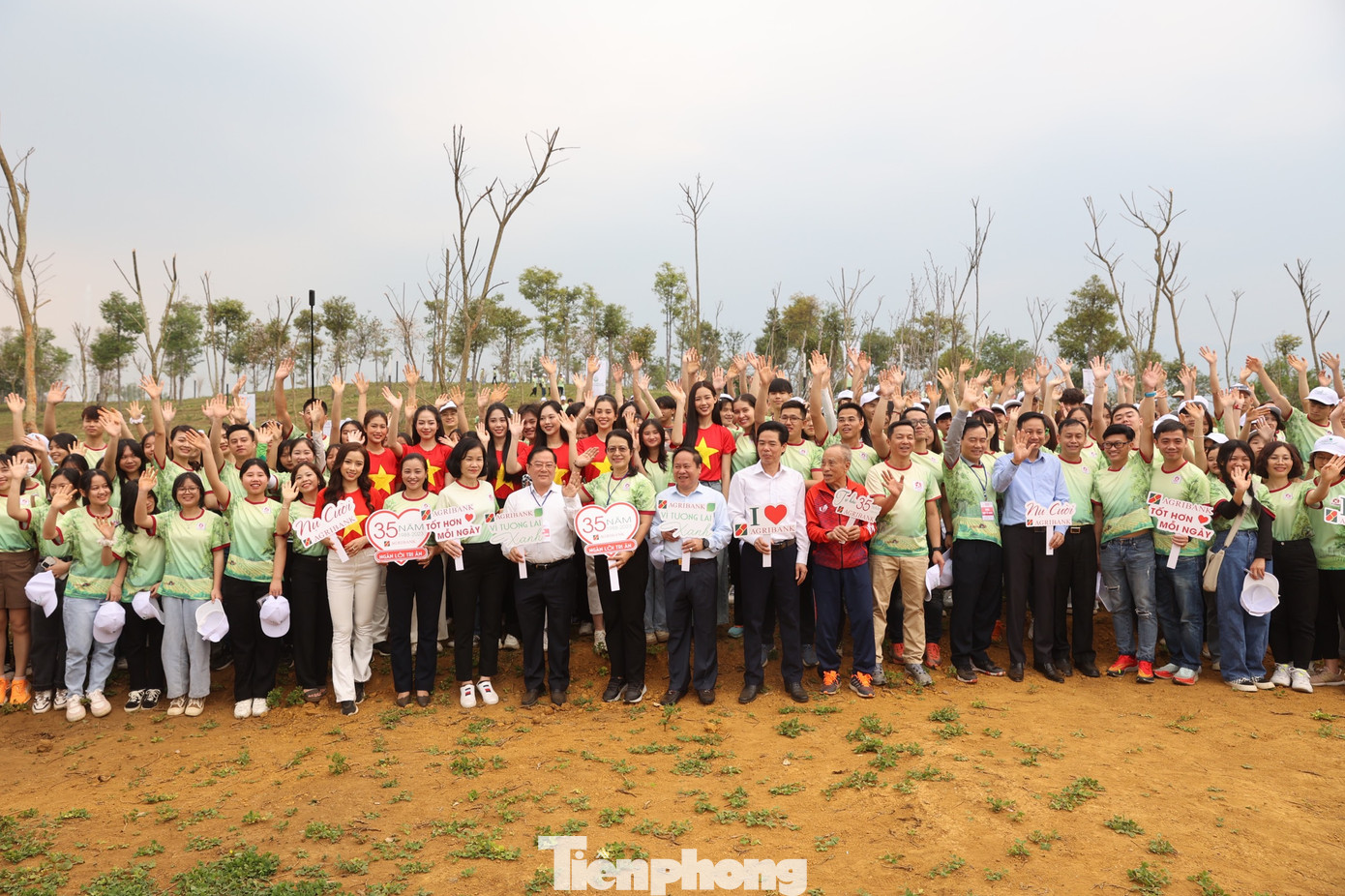 Đánh giá về chiến dịch trồng một triệu cây xanh do Ngân hàng Agribank tài trợ và triển khai tại Lai Châu, ông Tống Thanh Hải cho biết, đây là chương trình rất ý nghĩa, có thêm cây xanh, tạo một môi trường trong lành, qua đó truyền tải thông tin đến mọi người dân phải bảo vệ môi trường, bảo vệ rừng, giữ rừng.