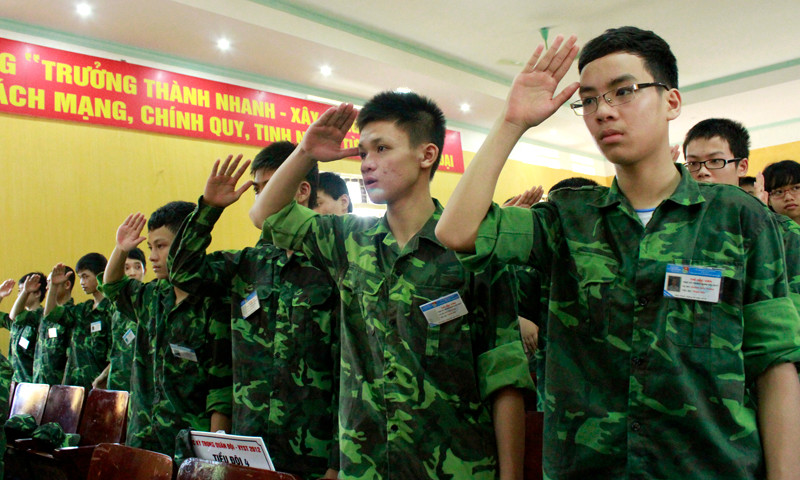 Rèn luyện trong môi trường quân đội, các em được rèn luyễn tác phong của người lính
