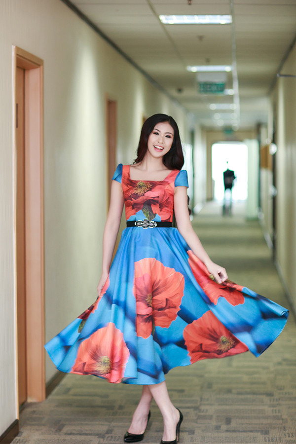 Hoa hậu Ngọc Hân xinh đẹp, yêu kiều với váy hoa ảnh 6