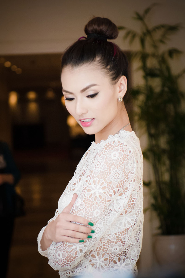 Hồng Quế sexy với váy ren, khoe thân hình mảnh mai ảnh 5