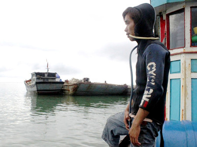 Sẵn sàng xuống lòng biển Ảnh: Nguyễn Huy