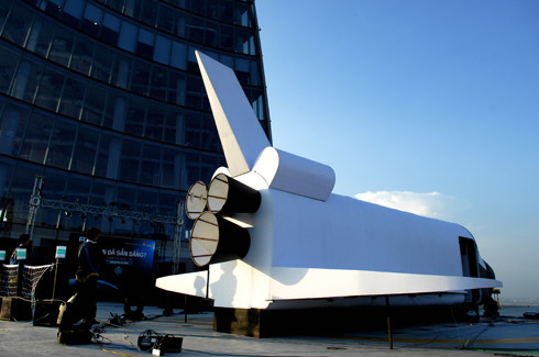 Đây là mô hình nằm trong loạt sự kiện của chương trình tìm kiếm người Việt Nam thứ hai bay vào vũ trụ của nhãn hàng Axe , sau anh hùng Phạm Tuân